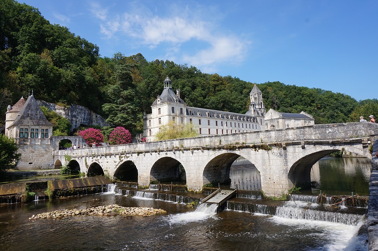 Le pont coudé et la Dronne à Brantôme